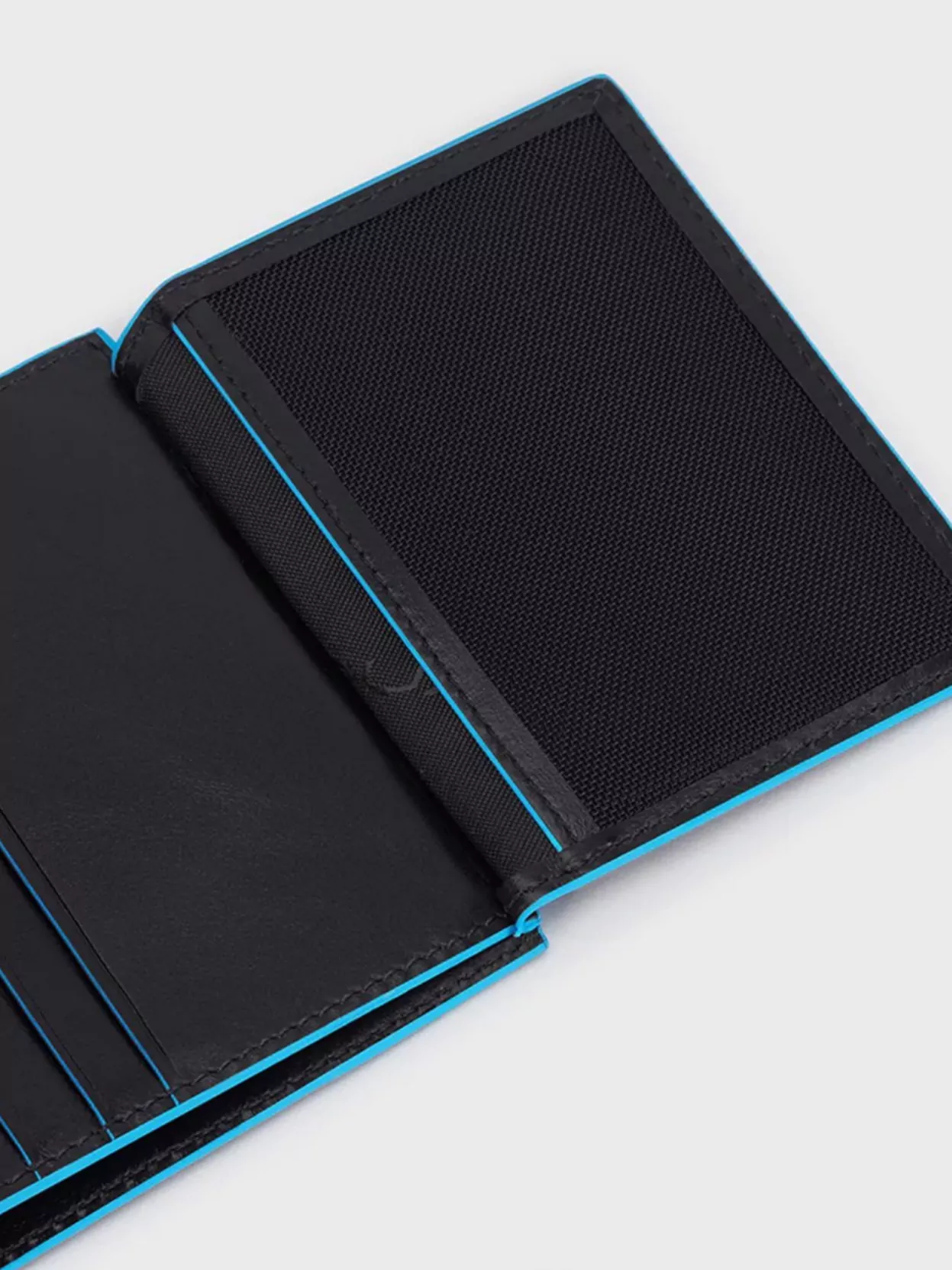 Piquadro Folded Wallet Contrast Trim