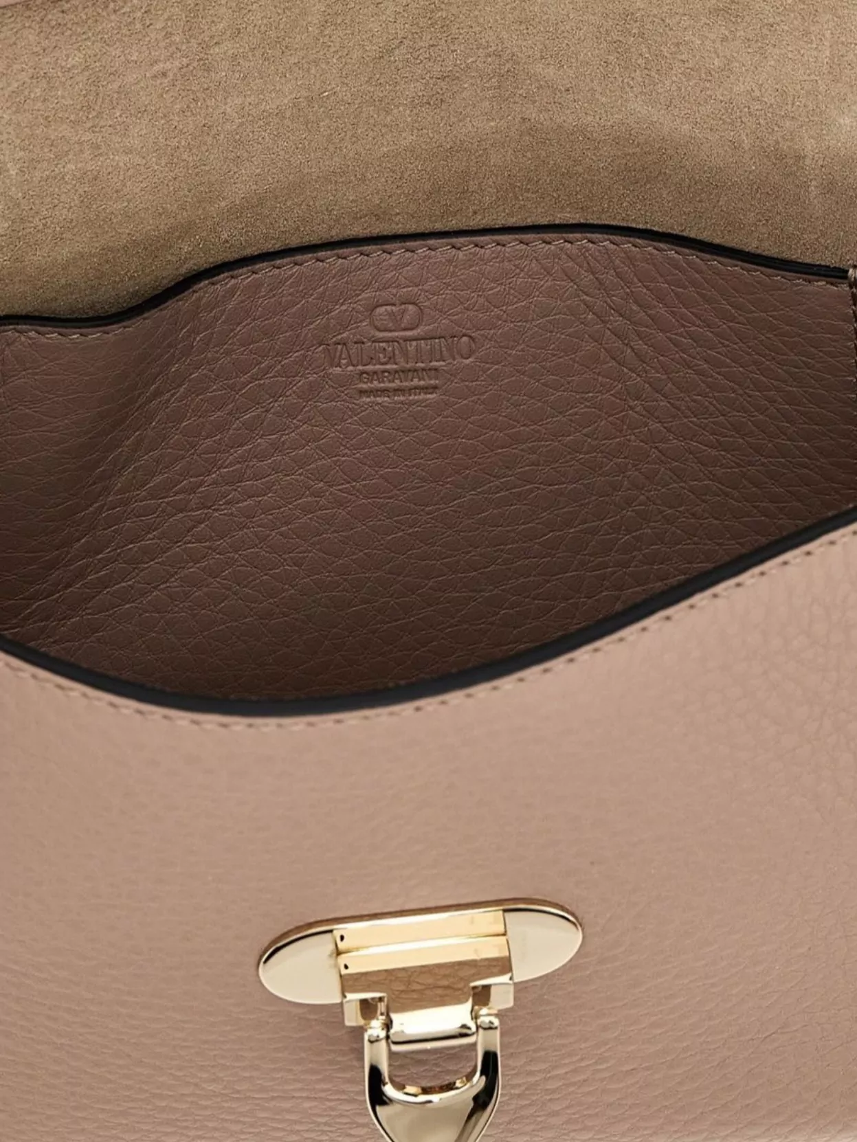 Valentino Garavani Rockstud Shoulder Bag Hardware Studded Leather Texture