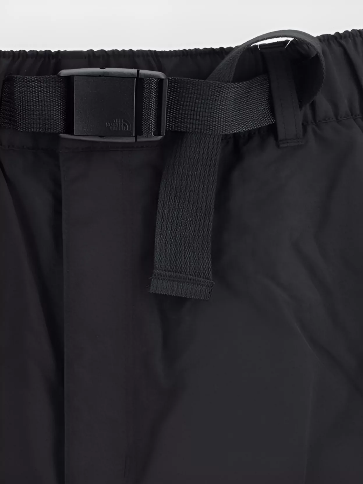 THE NORTH FACE CARGO STYLE SHORTS FEATURING MULTIPLE POCKETS