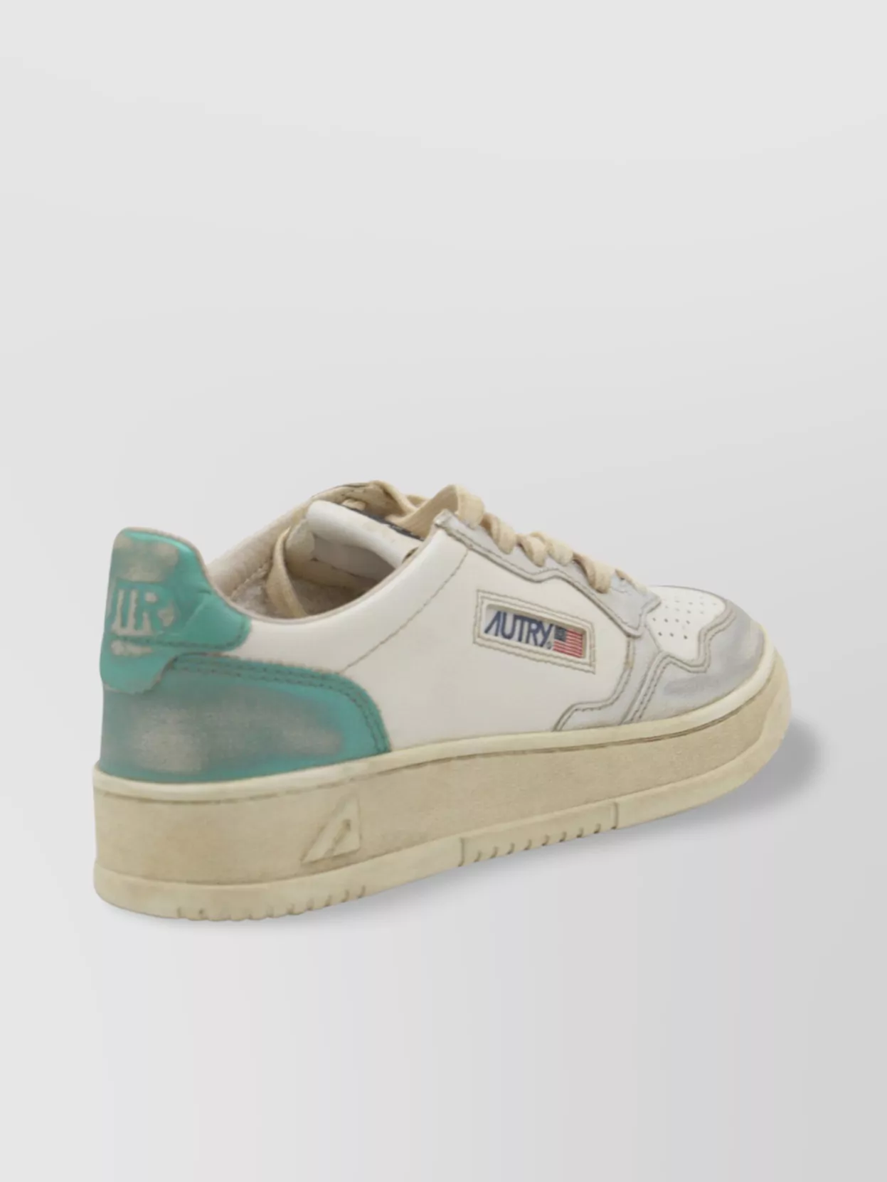 Autry Low Top Sneakers With Contrast Heel Tab