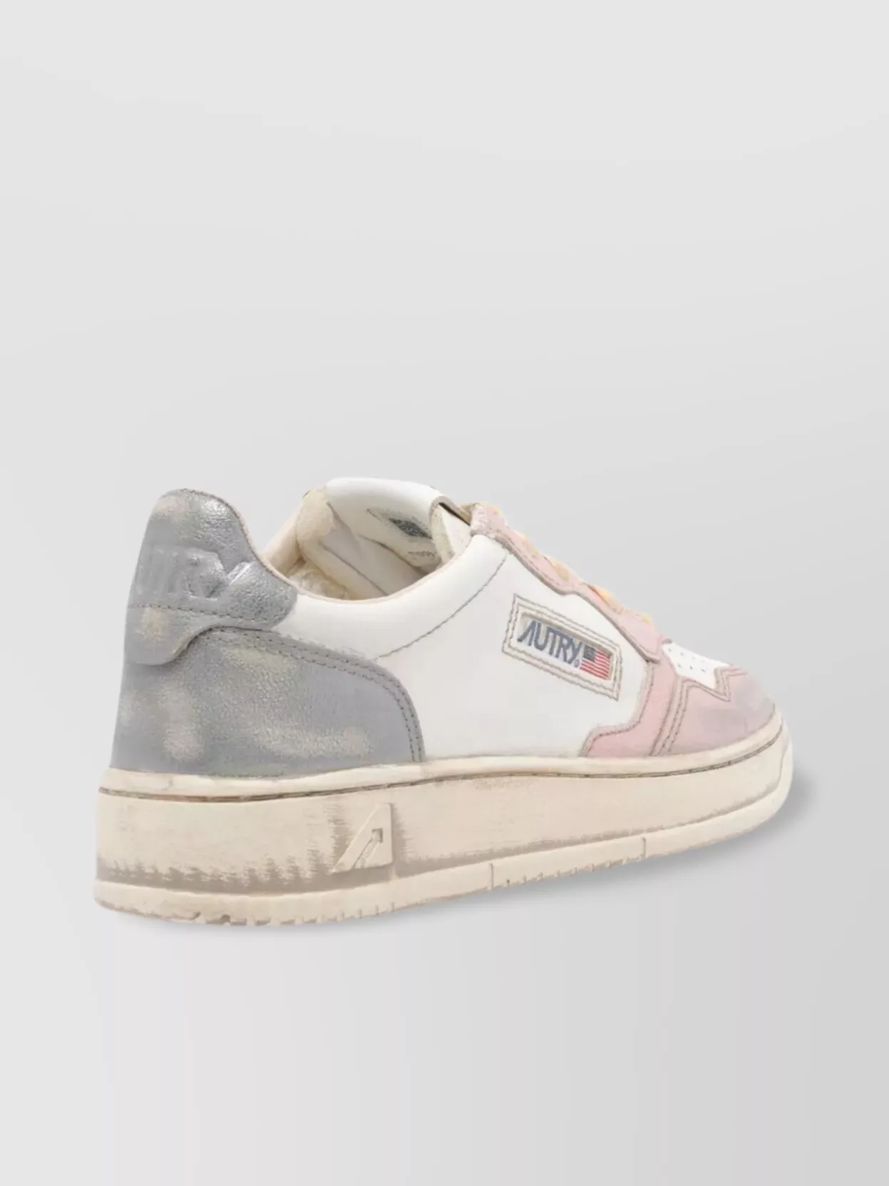 Autry Medalist Low Sneakers Super Vintage In White Rose And Blackboard Leather Shoes