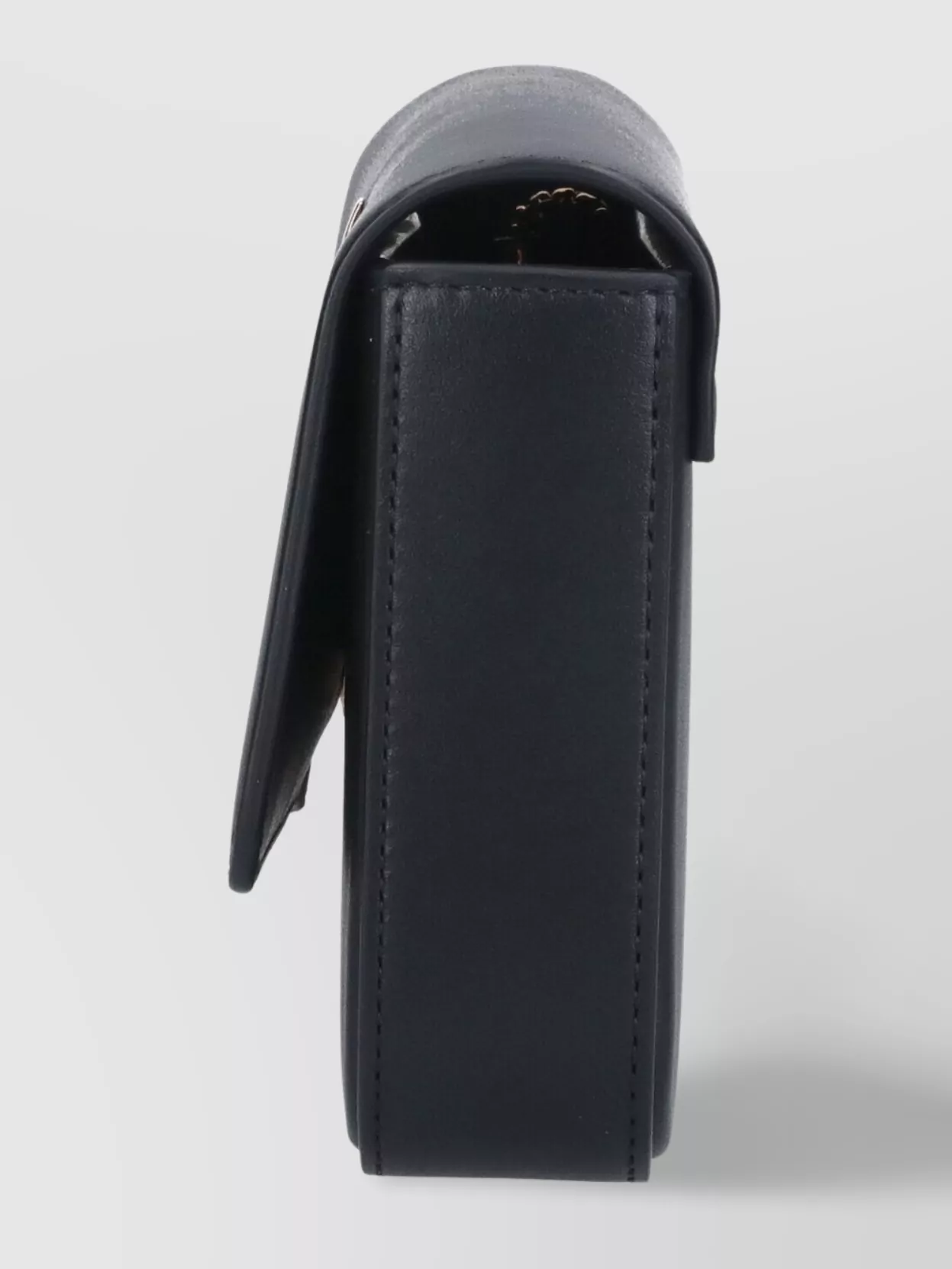 Tod's Shoulder Bag With Chain Strap And Metal Accent