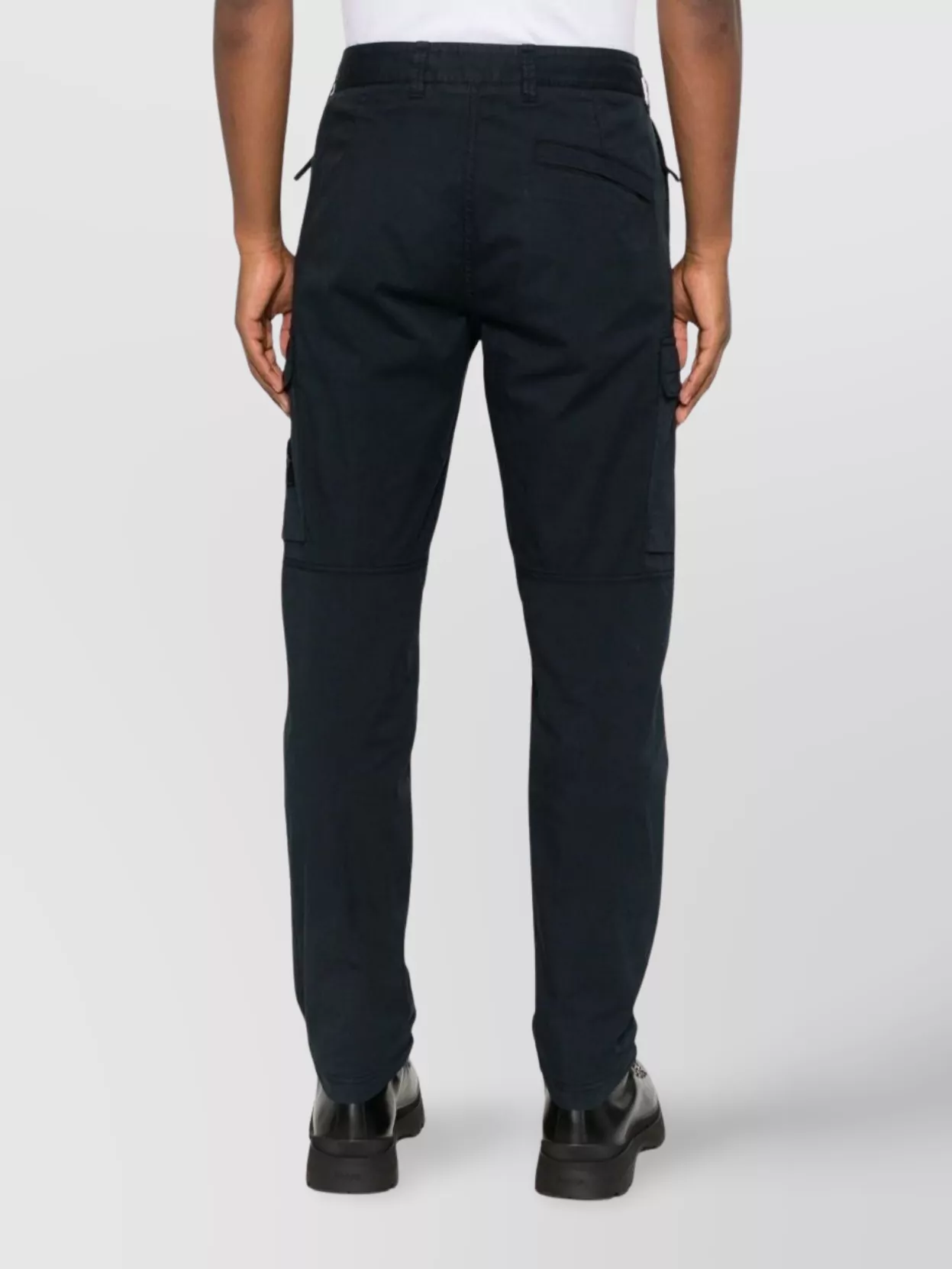 Stone Island Straight Leg Cargo Trousers With Multiple Pockets In Black