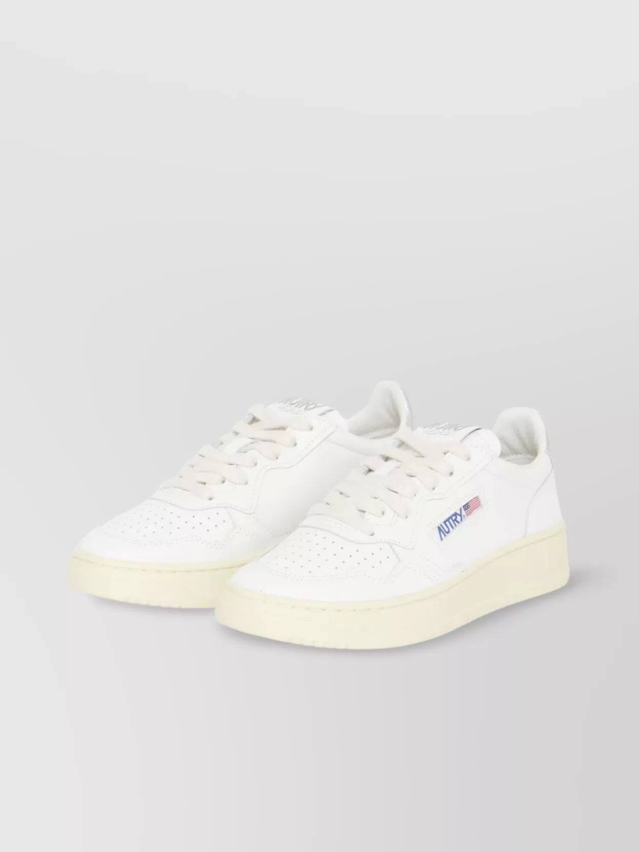 Autry Medalist Low-top Sneakers Perforated Toe
