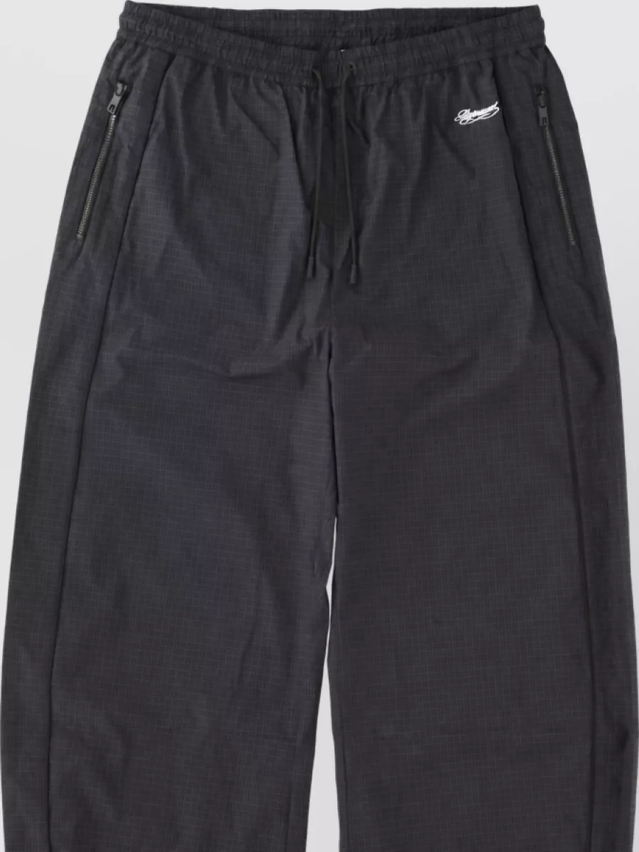 Represent cargo shorts