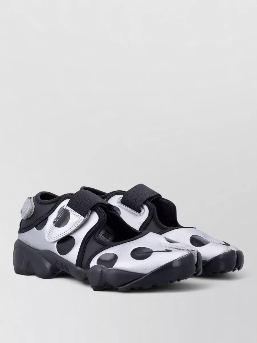 Nike Air Rift Dot Split-Toe Sandals