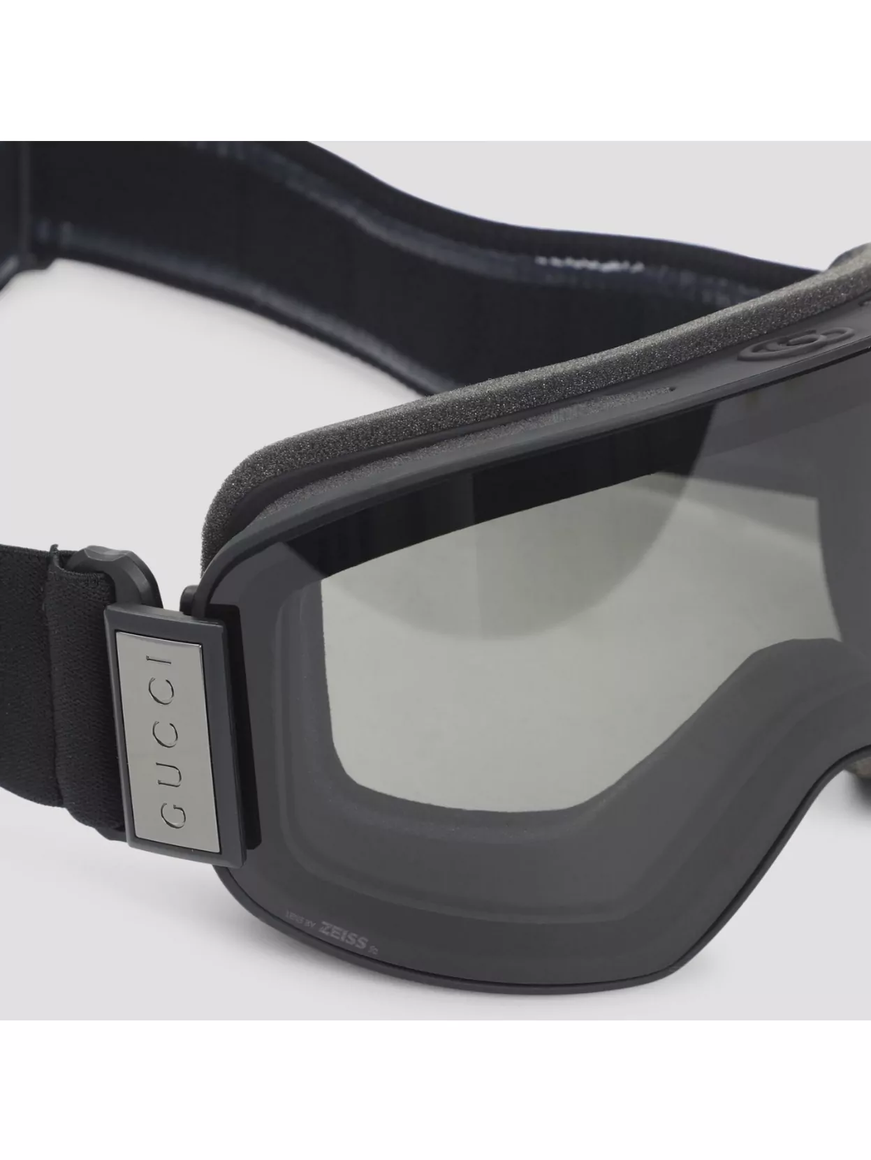 Gucci Stylish Sunglasses With Adjustable Strap And Tinted Lenses
