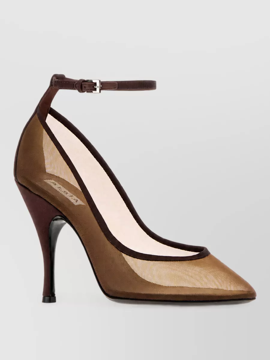 Alaïa mesh pumps