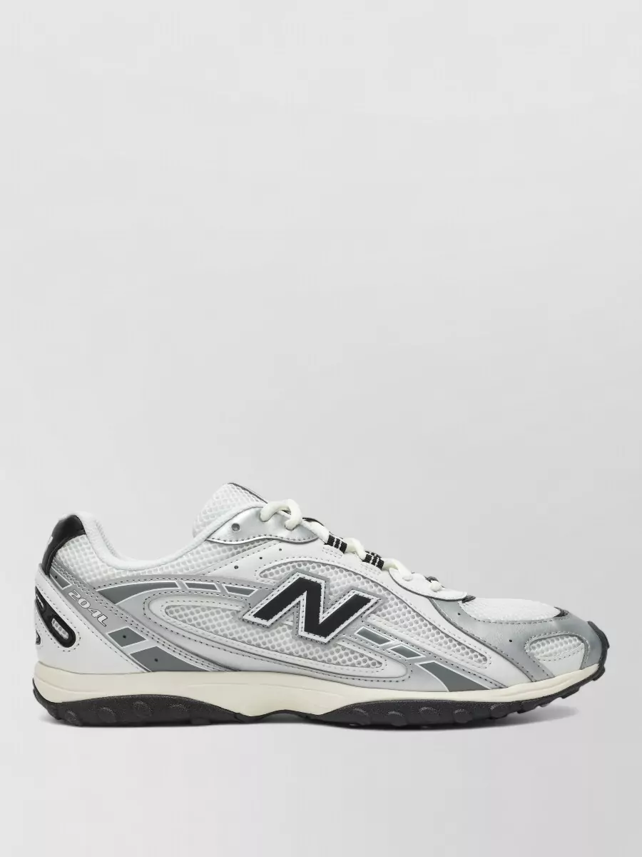New Balance low-top sneakers