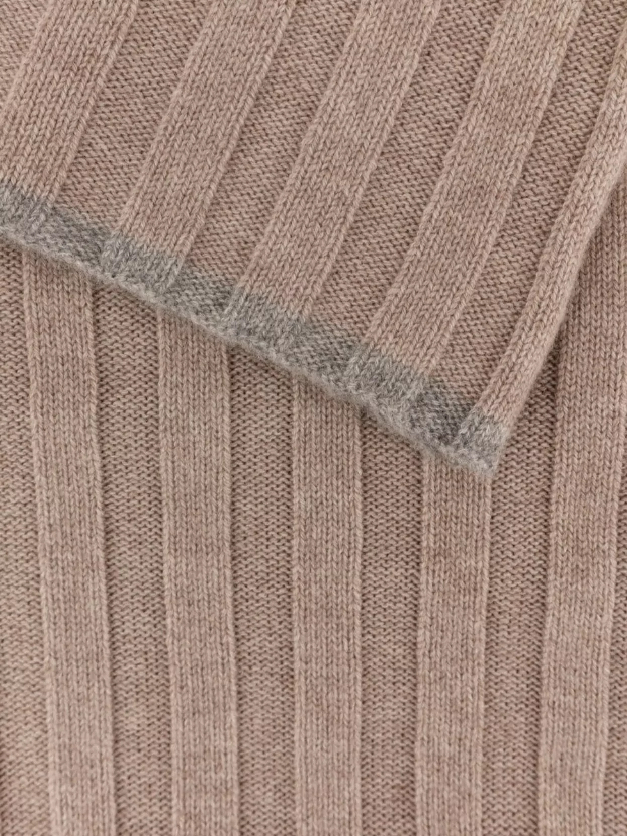 Brunello Cucinelli Ribbed Cashmere Scarf With Contrasting Profile