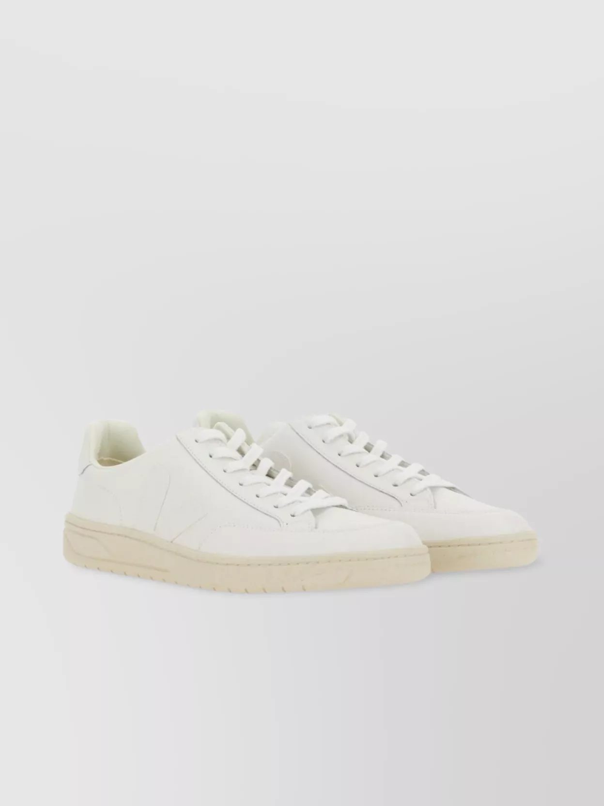 Veja V-12 Sneakers Low-Top Perforated Silhouette