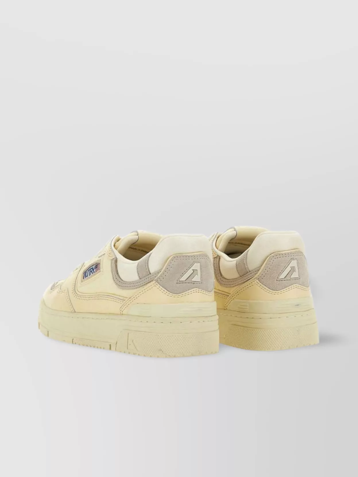 AUTRY LOW-TOP SNEAKERS WITH PERSONALIZED CLUTCH BAG
