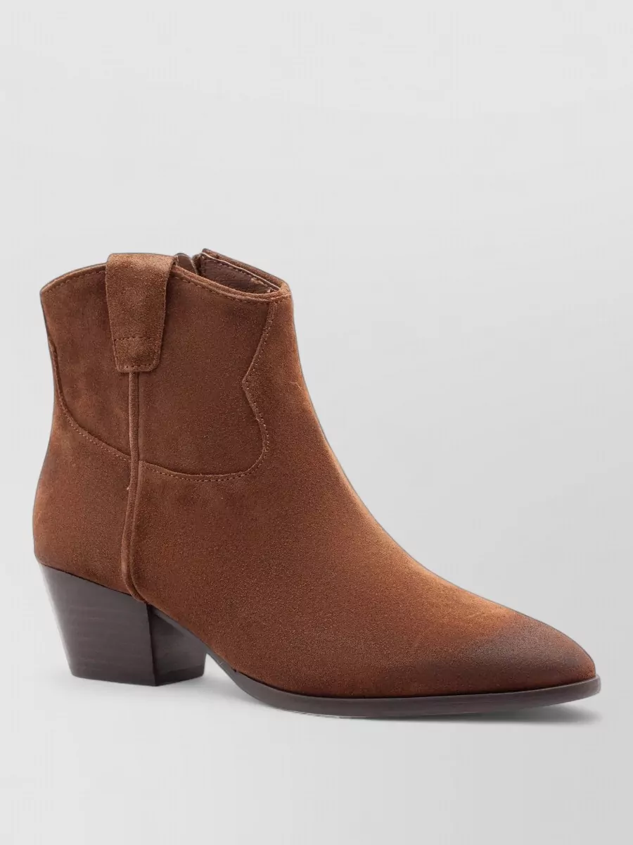 Ash boots