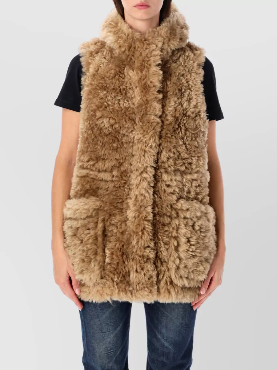 Urbancode faux fur hooded vest