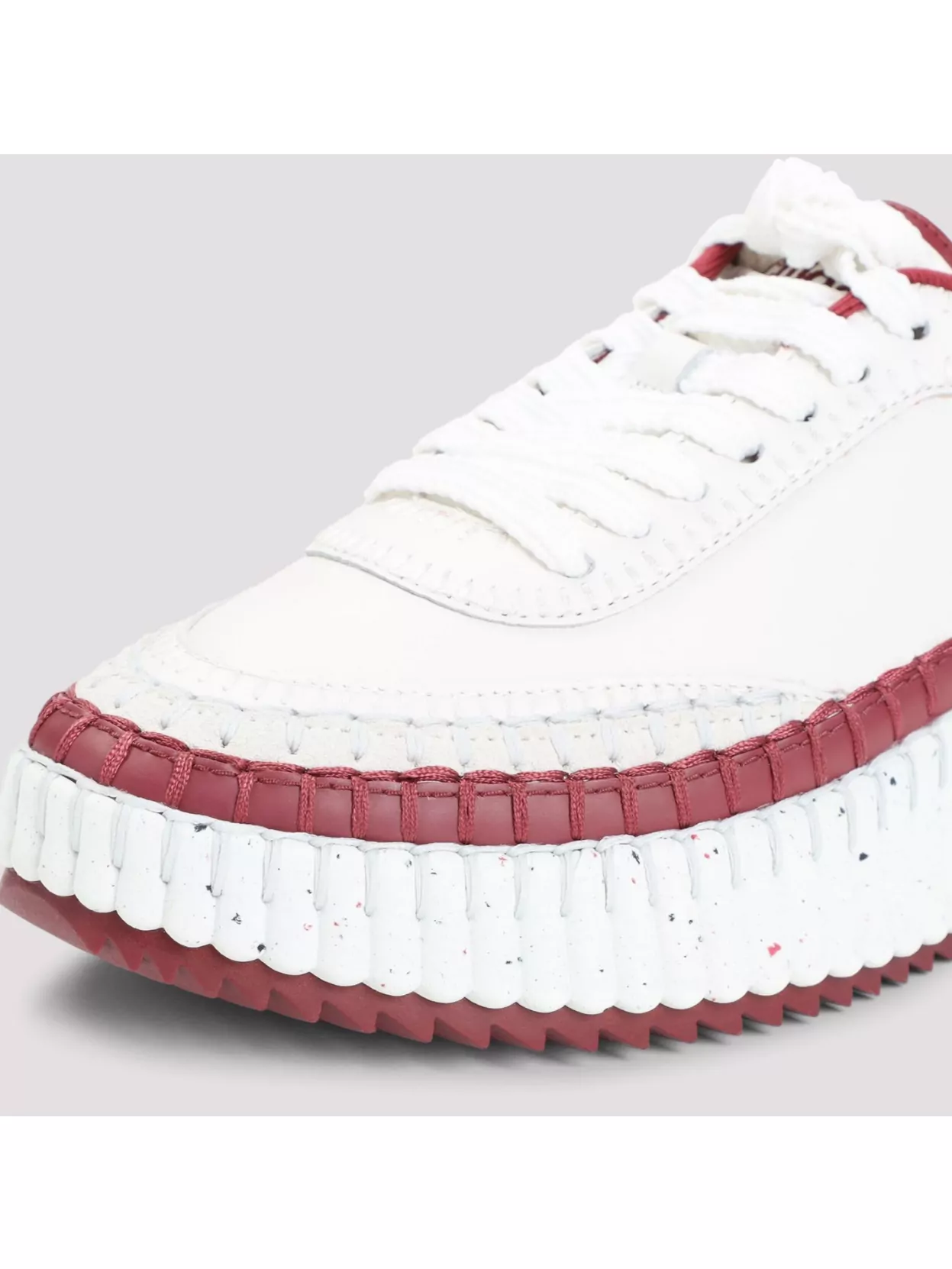 Chloé Round Toe Low-top Sneakers With Contrasting Sole In White