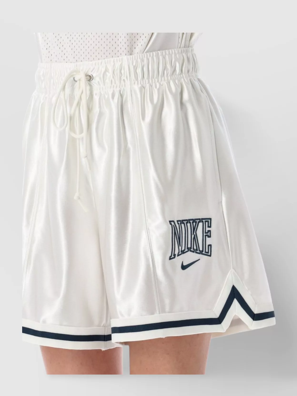 Nike Elastic Waistband Contrast Trim Shorts