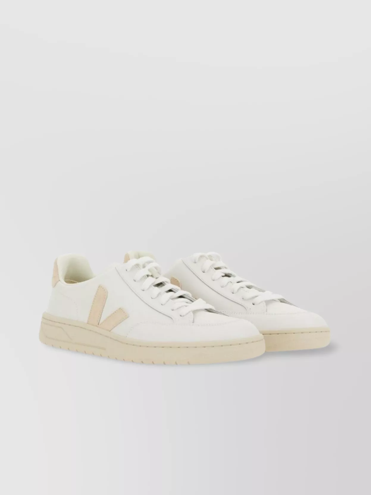 Veja V-12 Sneakers With Contrast Heel Tab