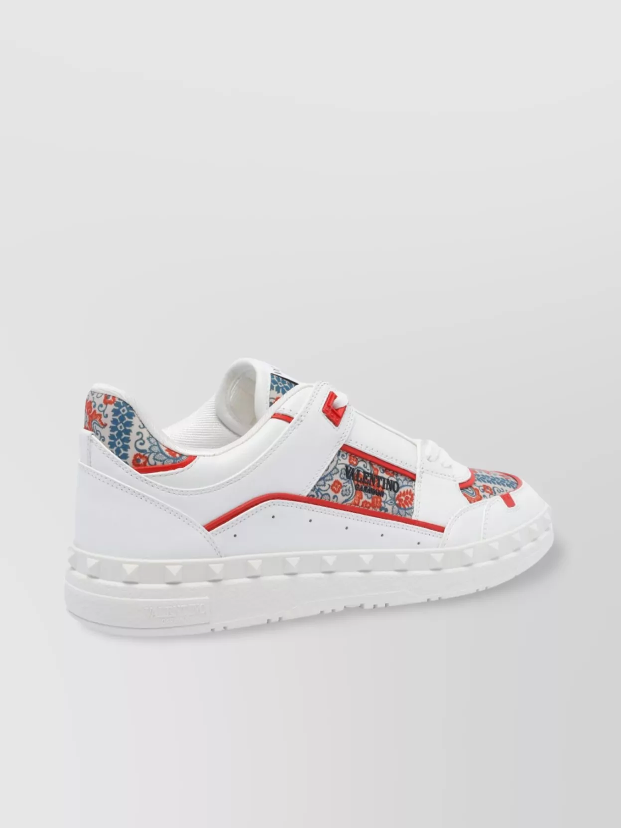 Valentino Garavani Leather Low-Top Sneakers Studded Sole