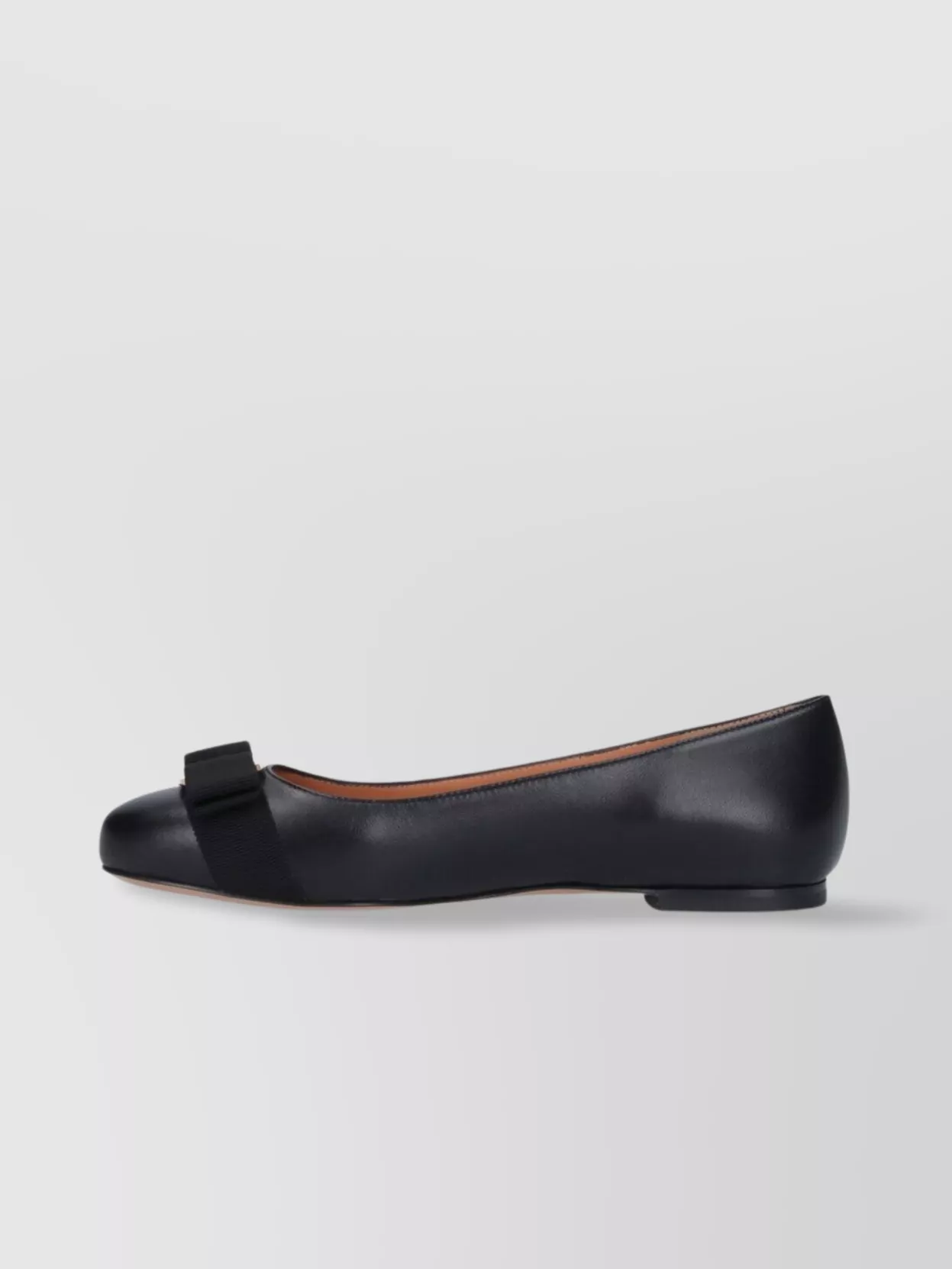 Ferragamo Round Toe Ballerina Shoes With Bow Detail