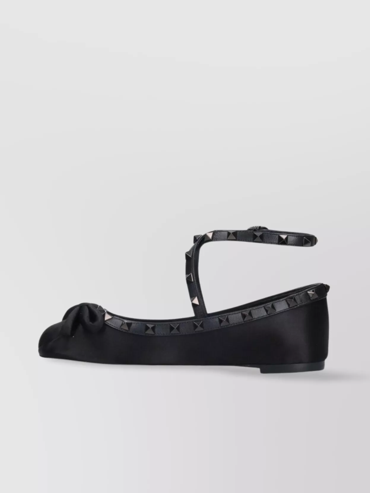 Valentino Garavani Bow And Studs Ballerina Shoes