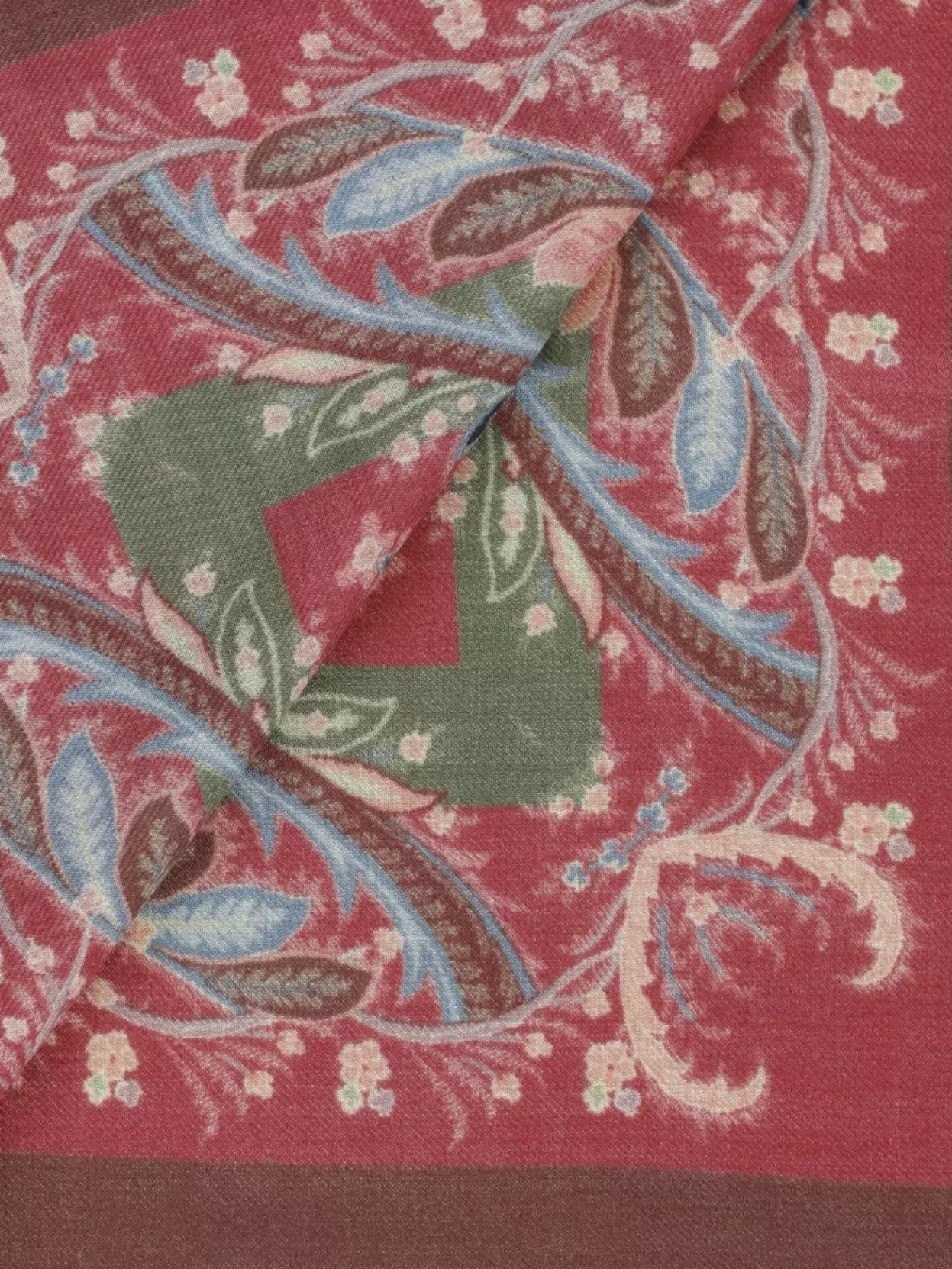 Etro Luxurious Wool Scarf Paisley Design