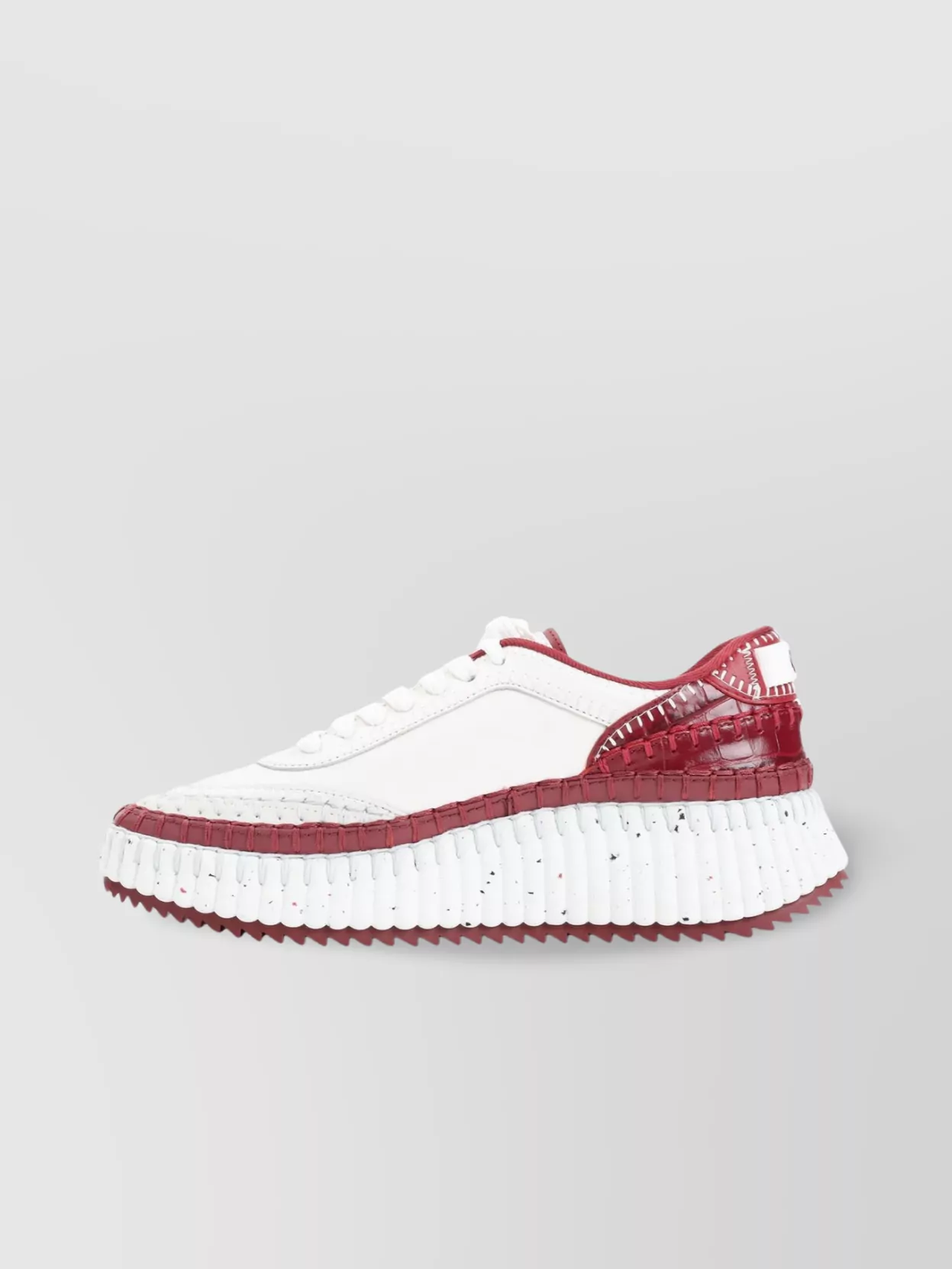 Chloé Round Toe Low-Top Sneakers With Contrasting Sole