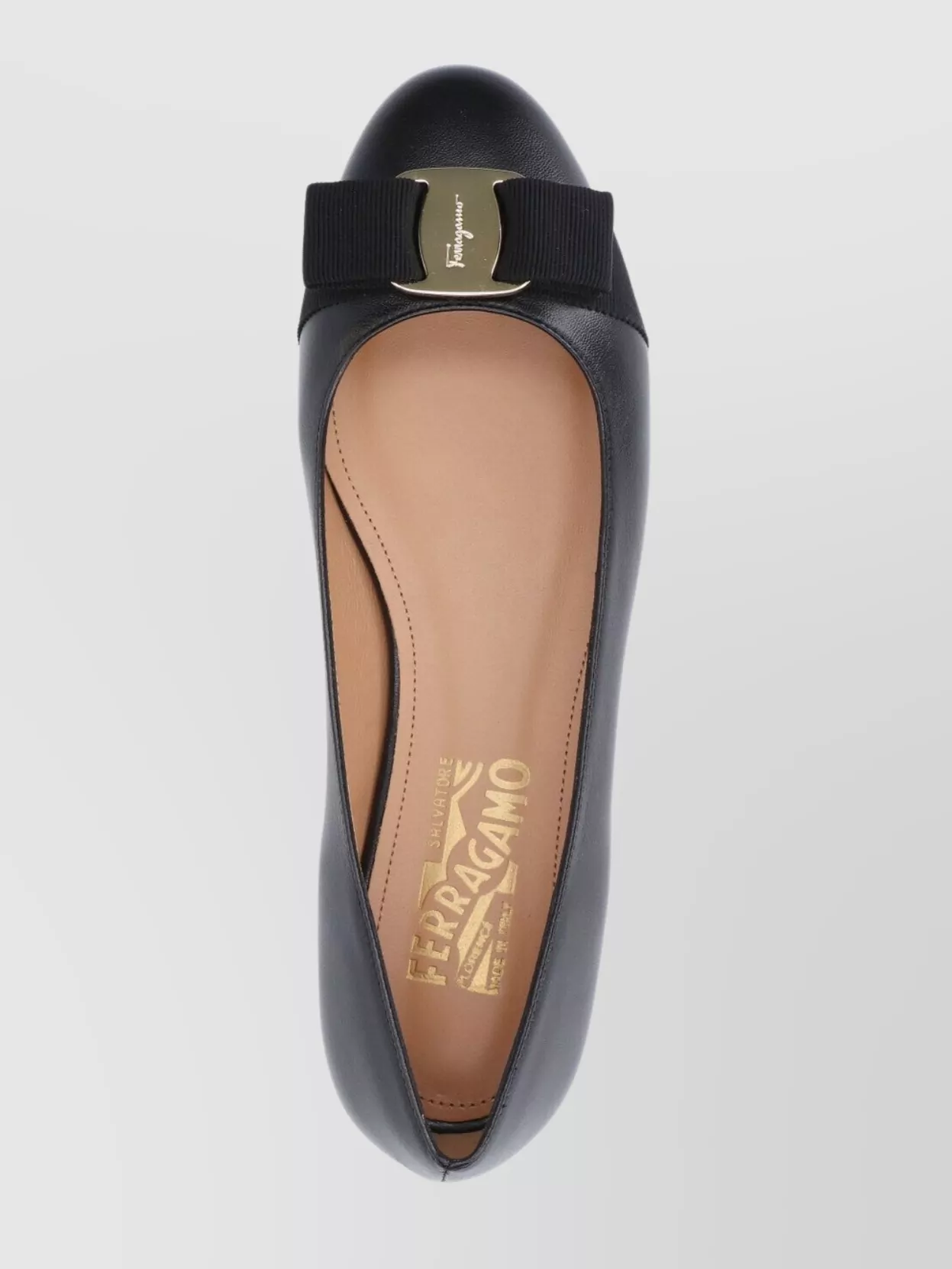 Ferragamo Round Toe Ballerina Shoes With Bow Detail