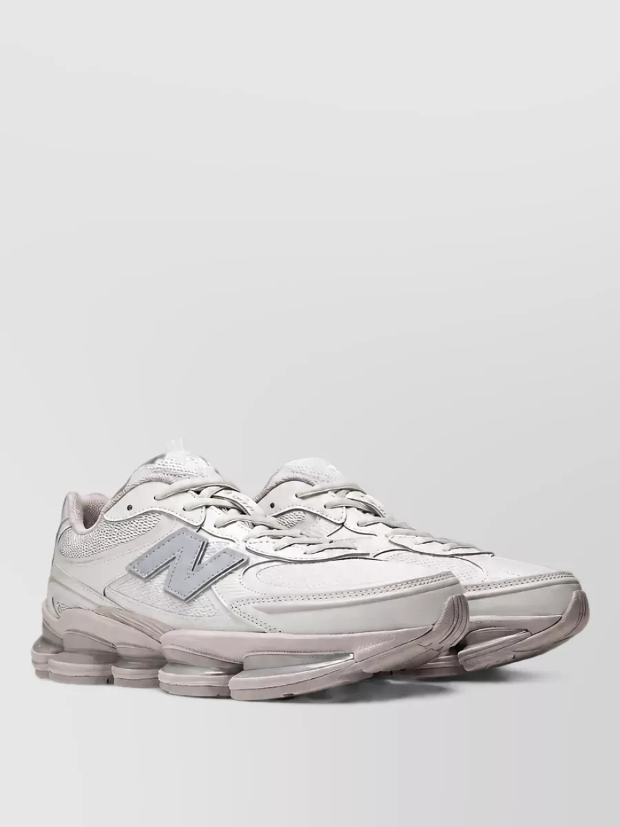 New Balance low-top sneakers