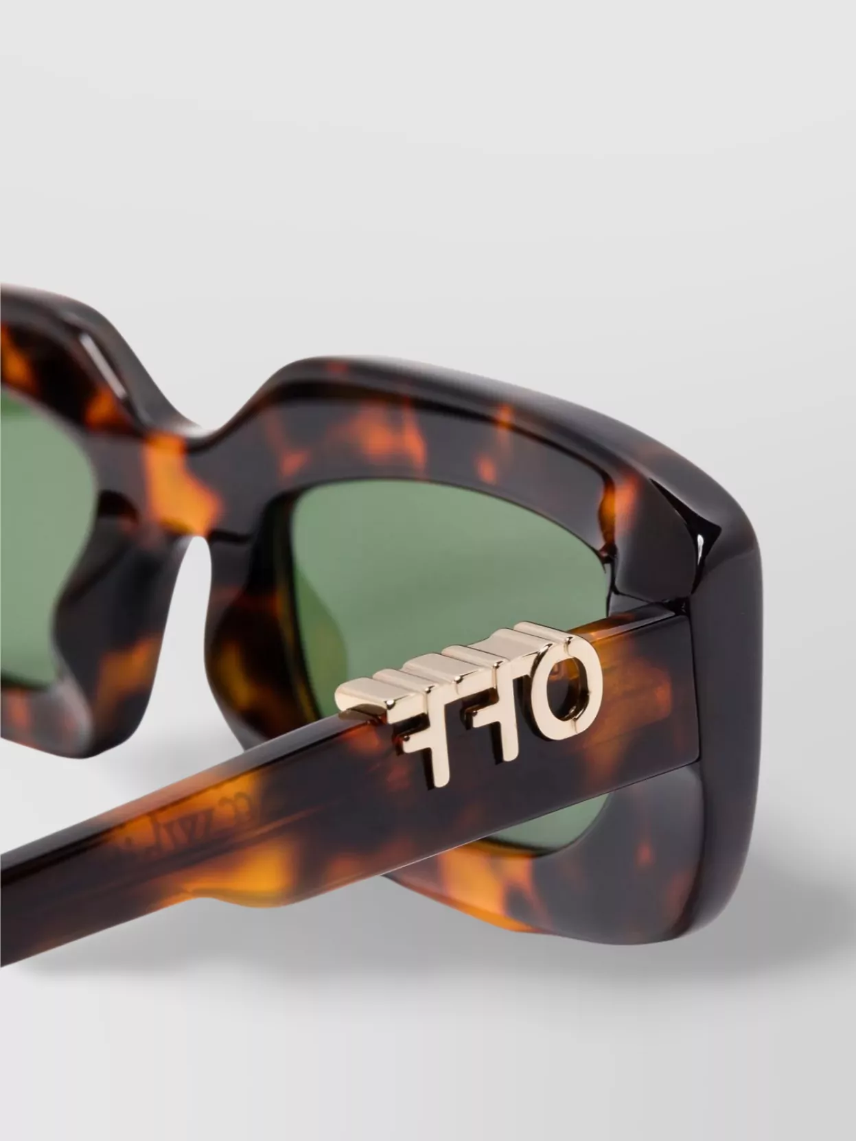 Off-white Curved Rectangle Sunglasses With Green Lenses