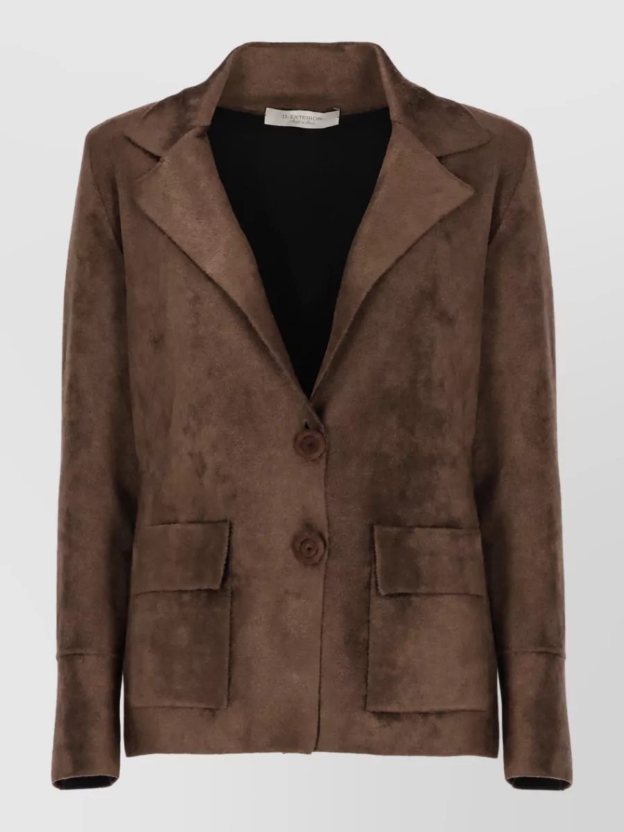 D.exterior single-breasted blazer