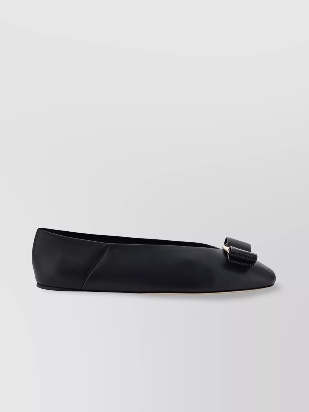 Shop Ferragamo Bow Detail Ballerina Shoes