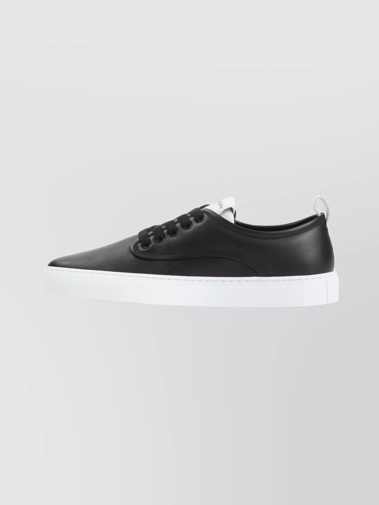 Givenchy Stylish Sneakers With Contrast Sole And Pull Tab
