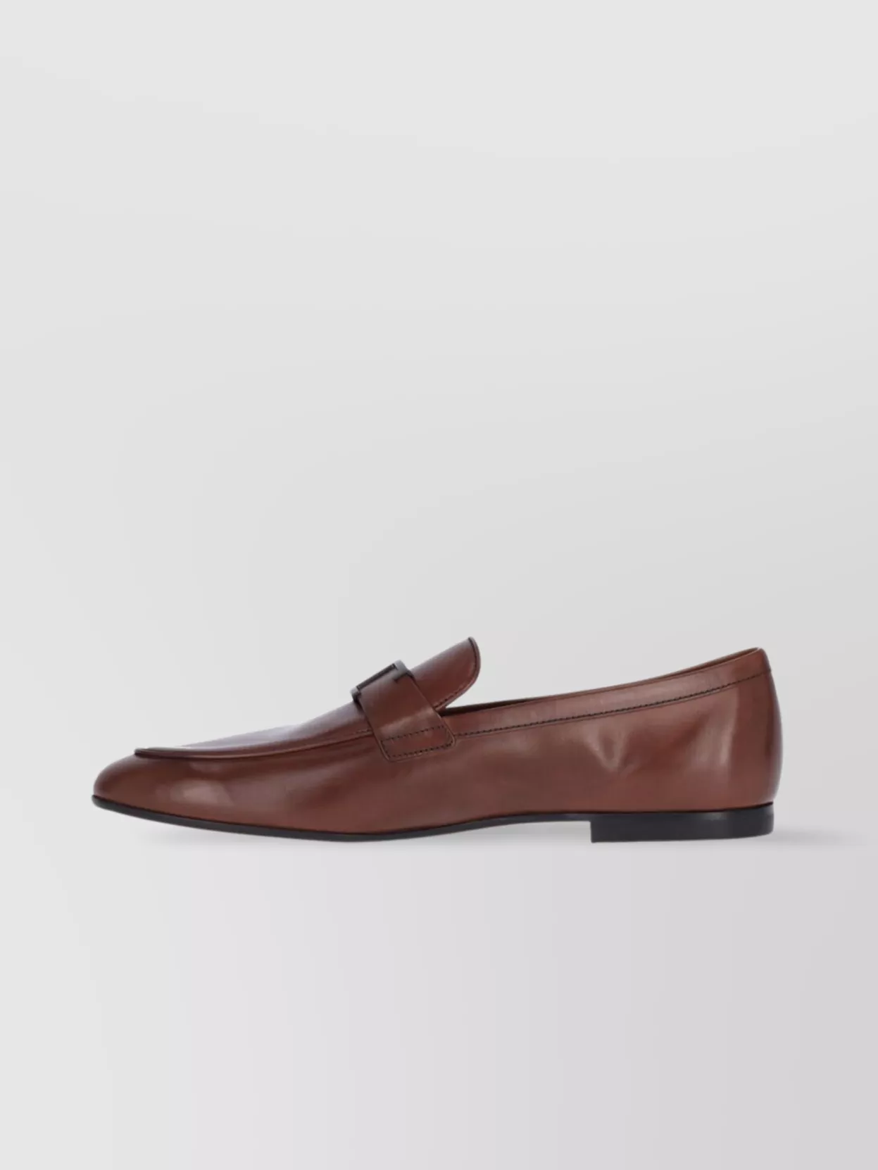 Tod's Leather Loafers With Round Toe And Sole