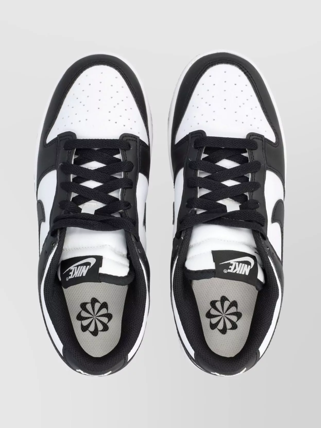 Nike Retro Basketball Low Top Sneakers