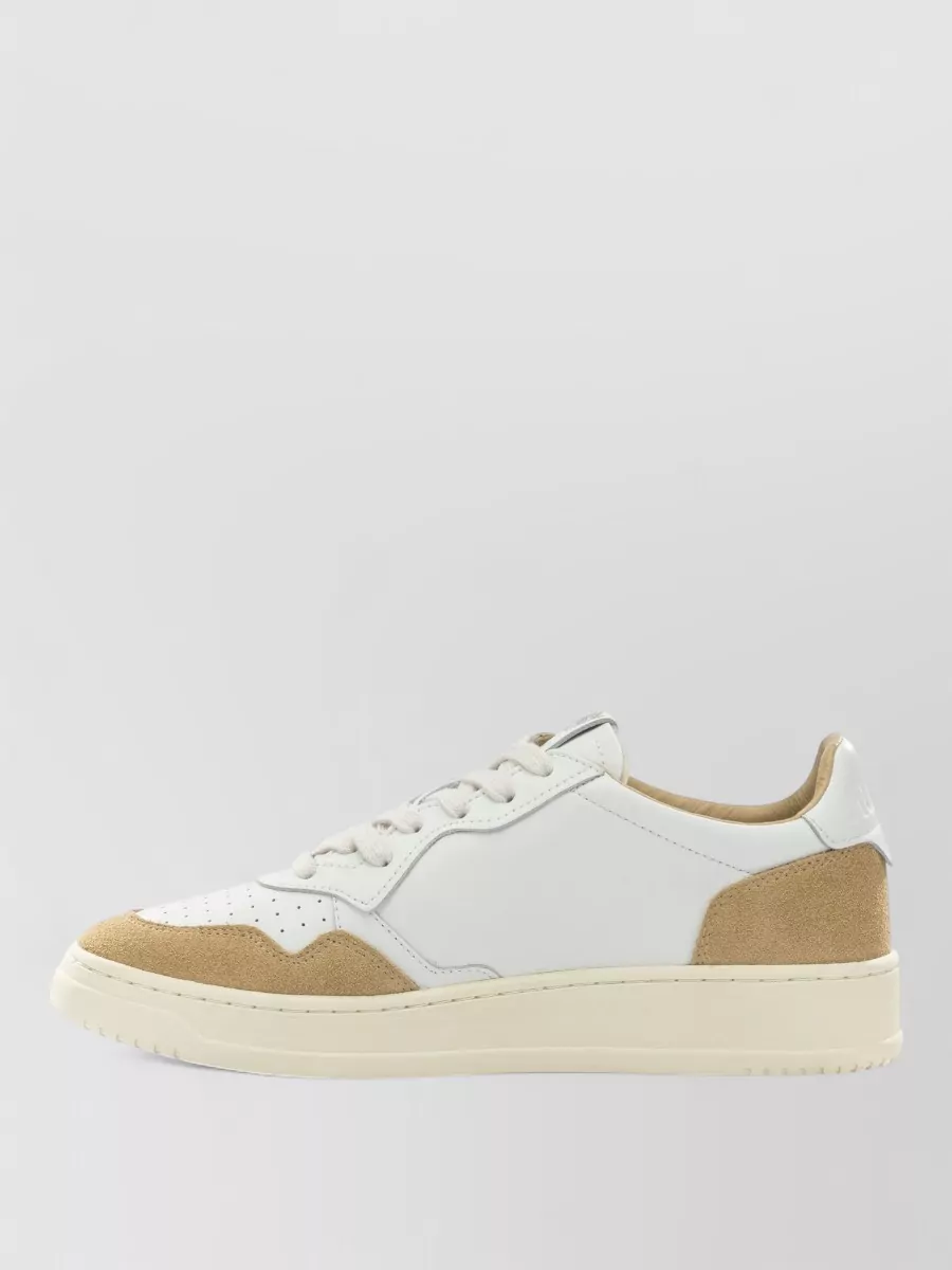 Autry Leather Medalist Low Sneakers