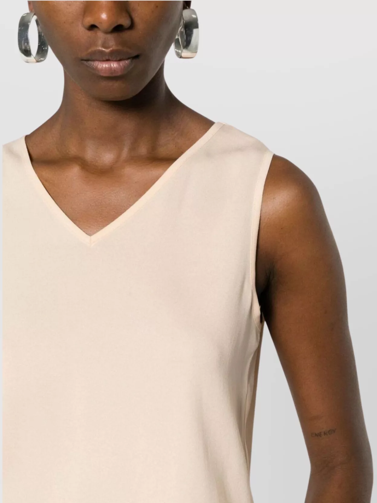 Fabiana Filippi V-Neck Sleeveless Top Modern Silhouette