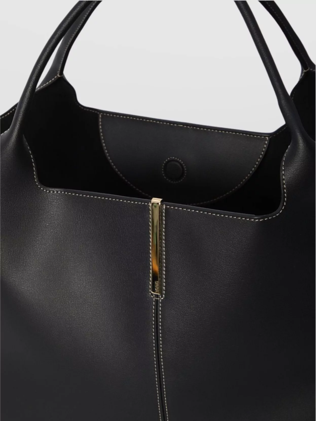 Tod's Top Handle Shoulder Bag With Metal Accent In Black