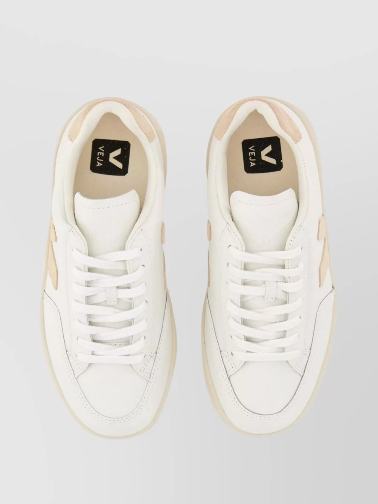Veja V-12 Sneakers With Contrast Heel Tab