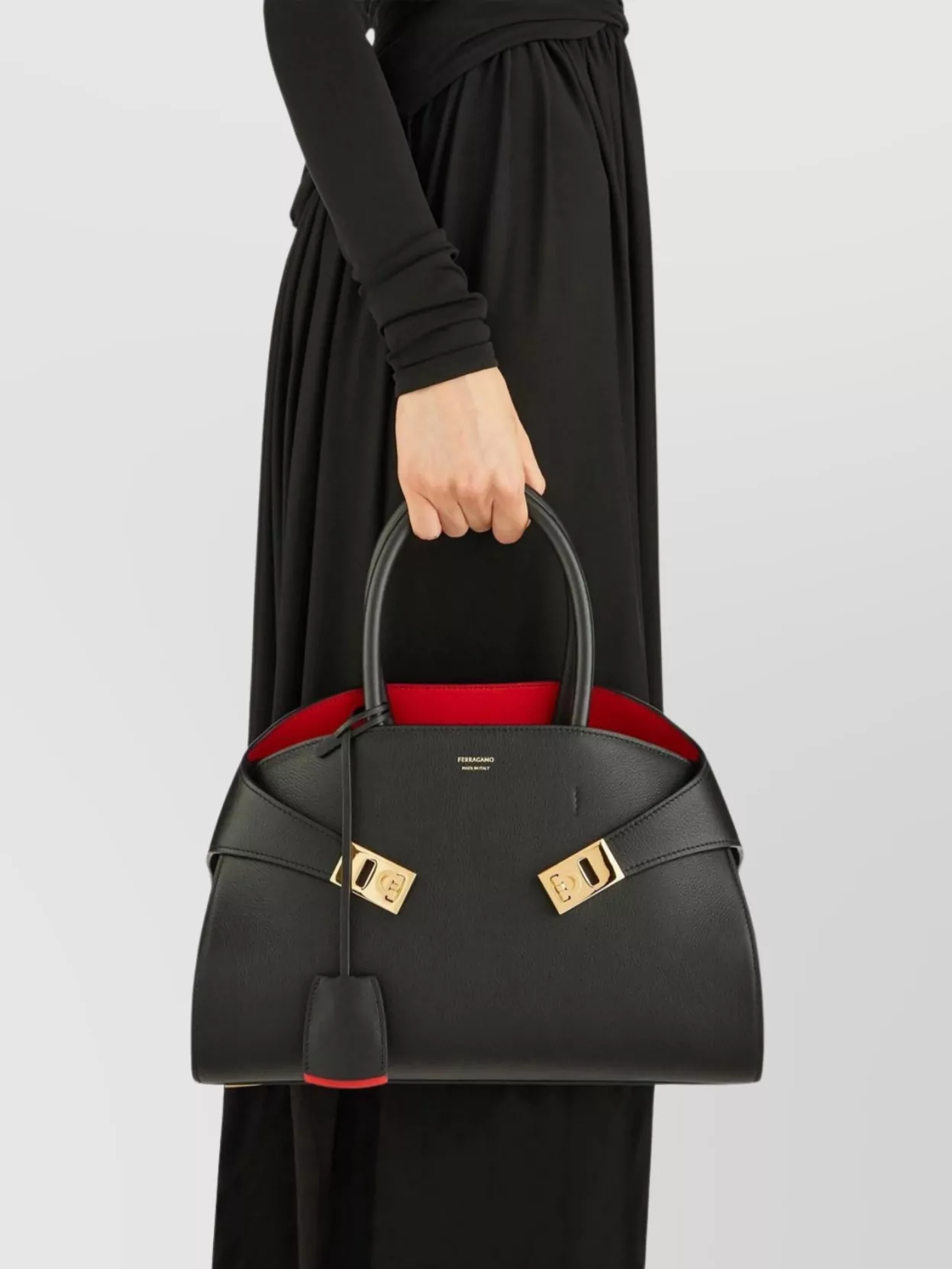 Ferragamo Women Hug Small Leahter Tote Bag