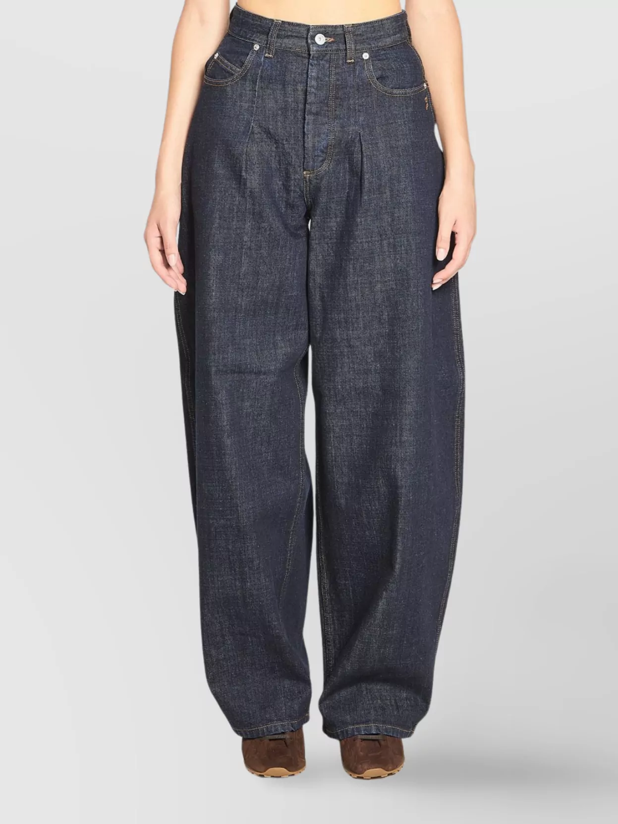 Jacquemus Curved Cut Ovalo Denim Pants In Gray