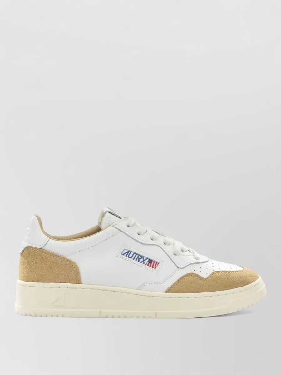 Autry Leather Medalist Low Sneakers