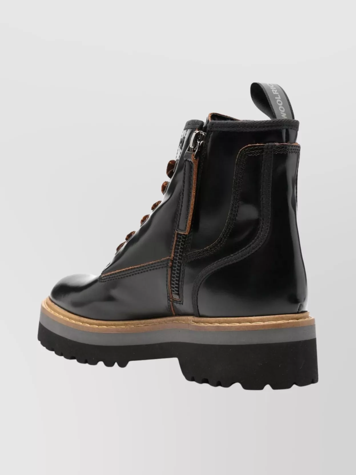 Woolrich Chunky Sole Round Toe Pull Tab Boots