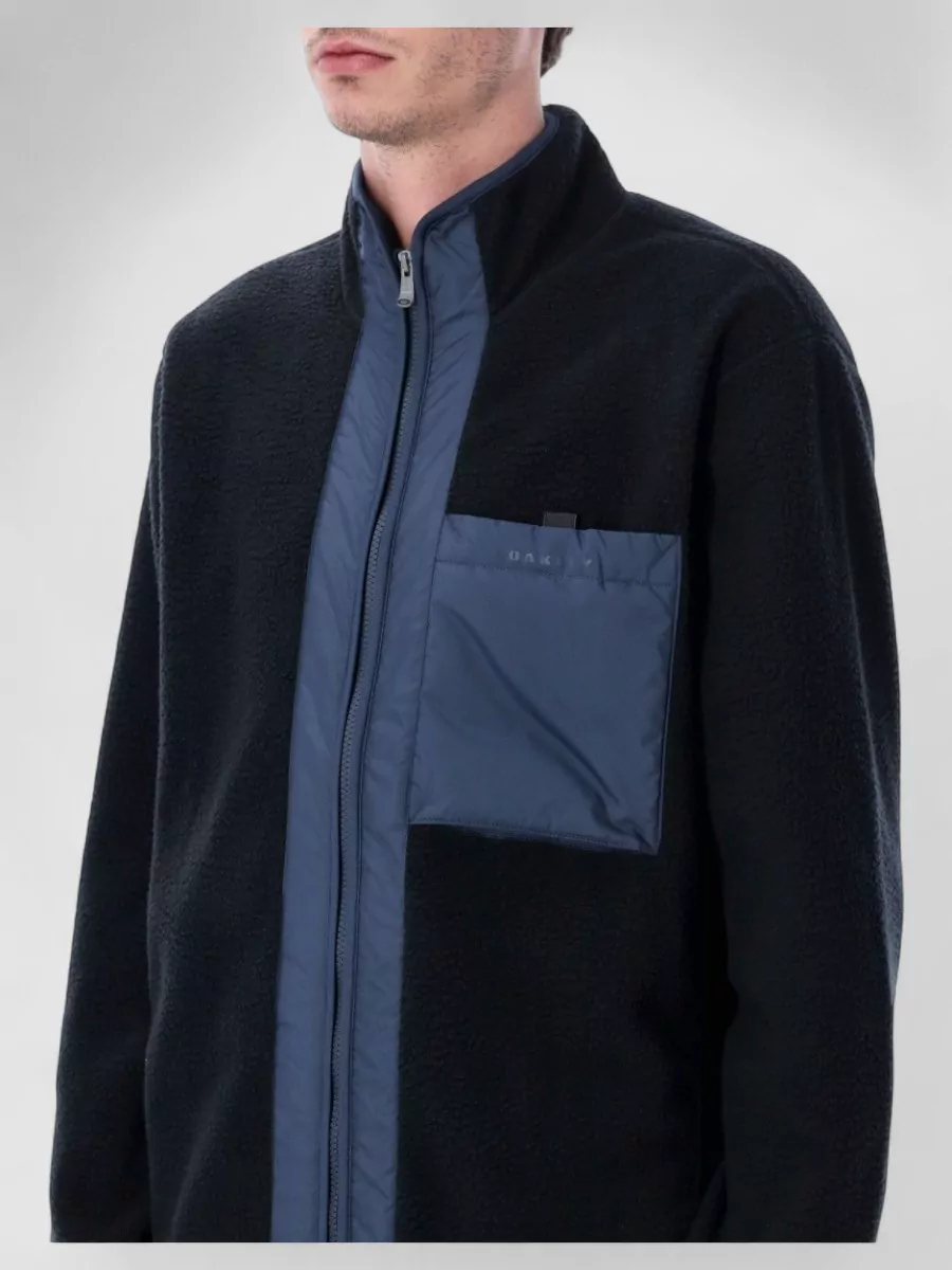 Oakley Mountain Sherpa Jacket High Collar Detail