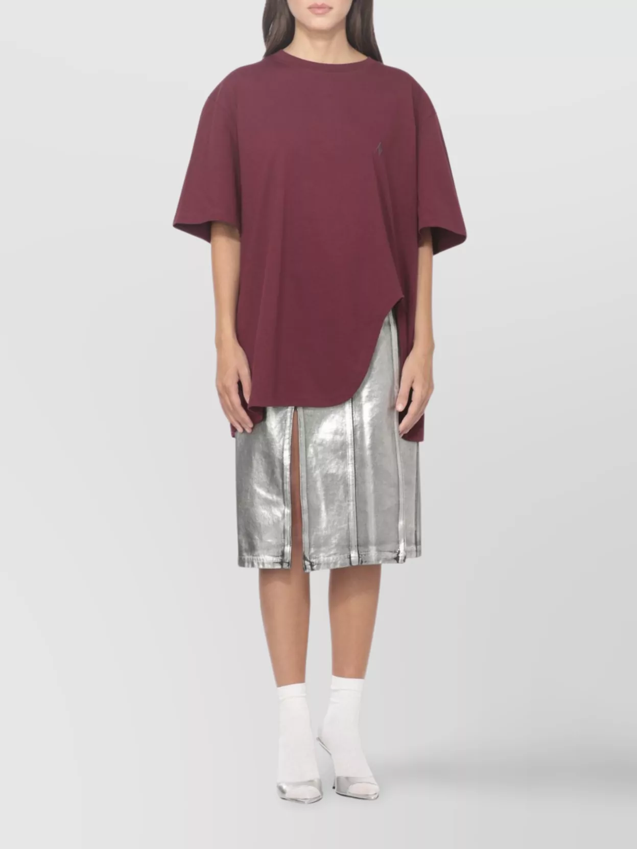 Attico Short Sleeves With Asymmetric Hem And Embroidered Detail In Burgundy