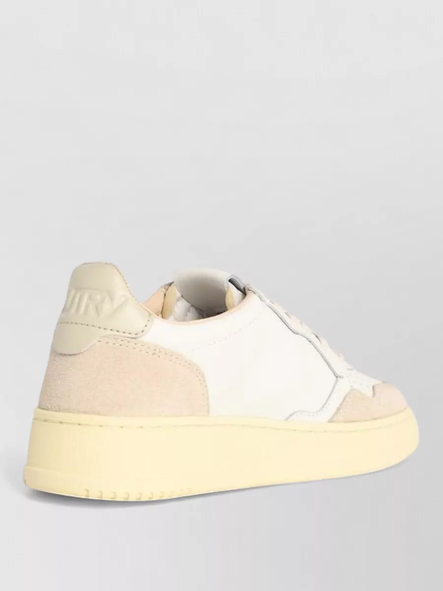 Autry Medalist Low Leather Sneakers Perforated Toe