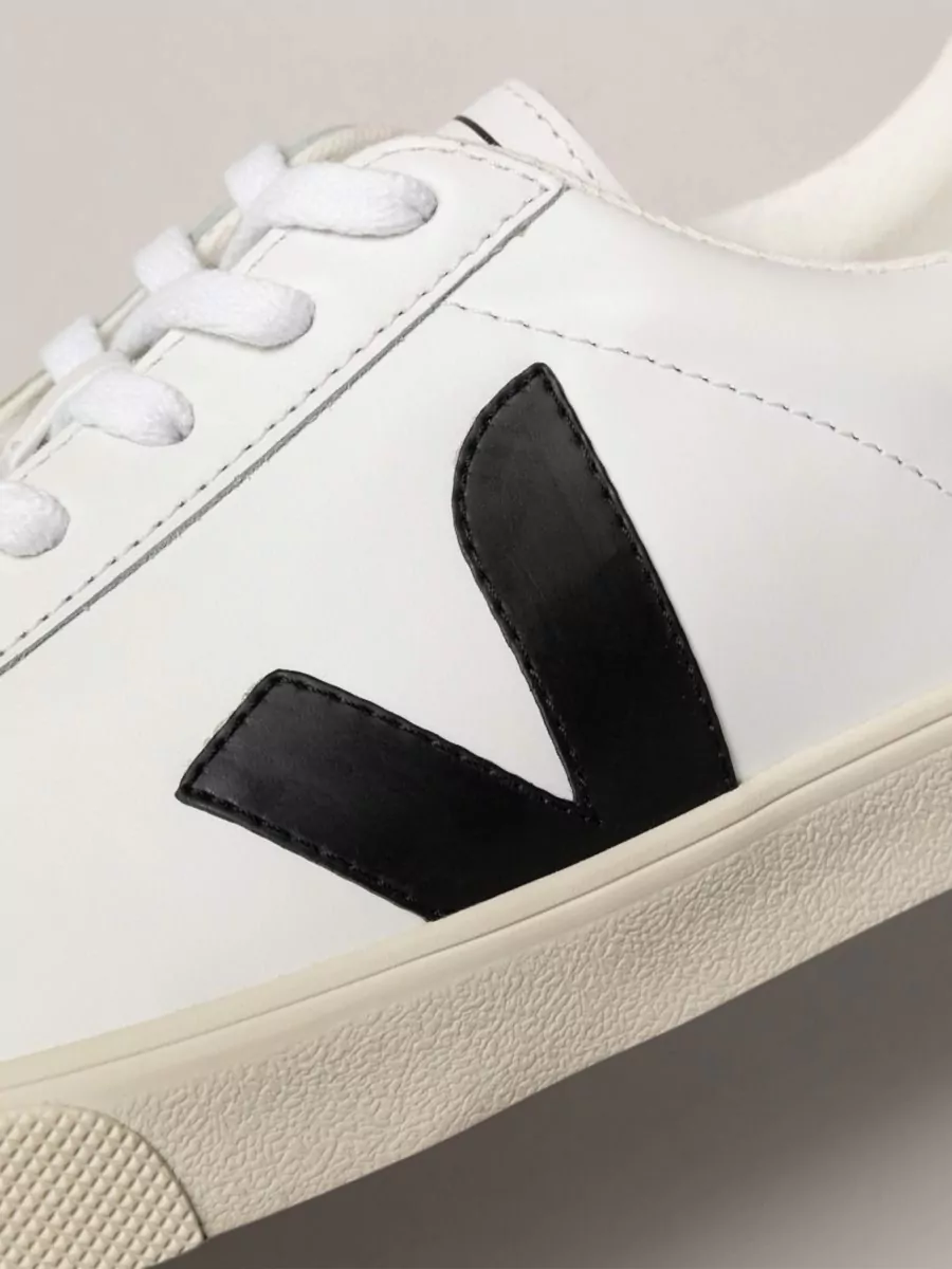 Veja Esplar Low Top Leather Sneakers
