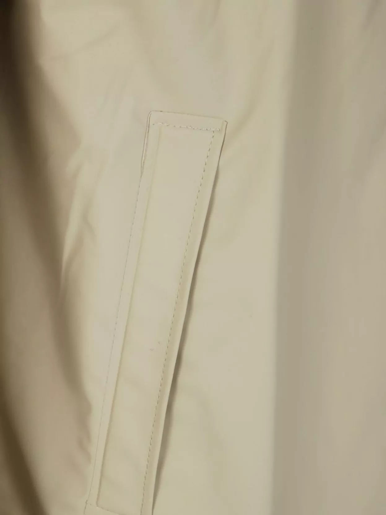 Rains Storm Shield With Hood And Pockets