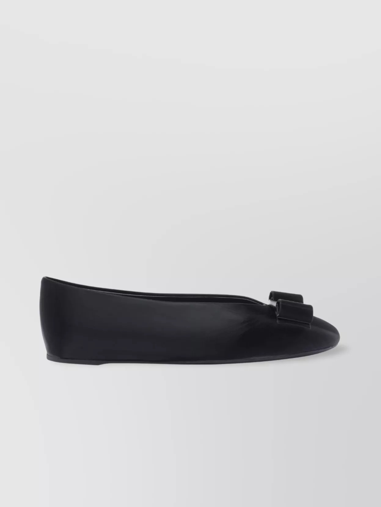 Ferragamo Leather Round Toe Ballerina Shoes With Bow Detail