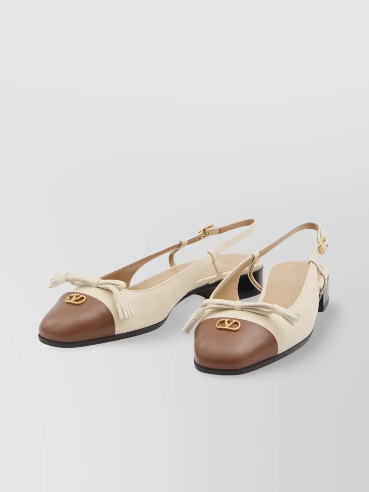 Valentino Garavani Vlogo Two-tone Slingback Ballet Flat In Neutral