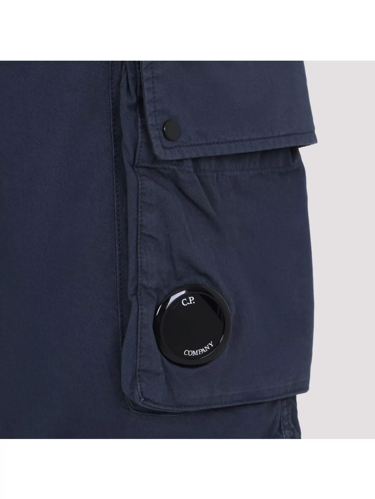 C.p. Company Cargo Bermuda Shorts Belt Loops